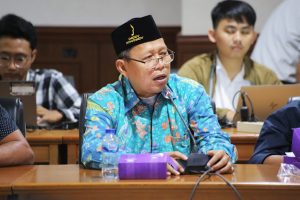 169292873452-daddy-rohanady-gubernur-harus-turun-tangank-kebakaran-tpa-sarimukti